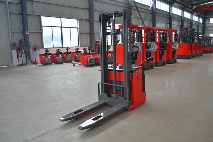 湖南榮洲機械設(shè)備有限公司,移動式升降平臺價格,湖南升降貨梯,塑料托盤批發(fā),固定式升降平臺,曲臂式升降平臺,汽車尾板,全電動叉車 湖南榮洲機械設(shè)備有限公司,移動式升降平臺價格,湖南升降貨梯,塑料托盤批發(fā),固定式升降平臺,曲臂式升降平臺,汽車尾板,全電動叉車