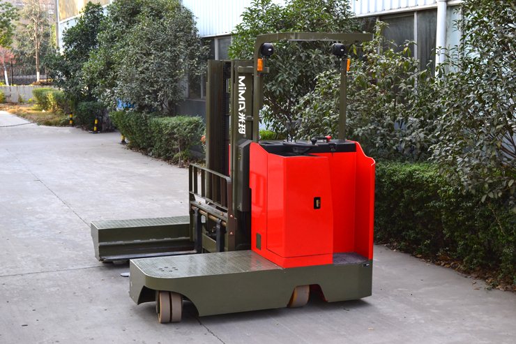 湖南榮洲機(jī)械設(shè)備有限公司,移動(dòng)式升降平臺(tái)價(jià)格,湖南升降貨梯,塑料托盤批發(fā),固定式升降平臺(tái),曲臂式升降平臺(tái),汽車尾板,全電動(dòng)叉車 湖南榮洲機(jī)械設(shè)備有限公司,移動(dòng)式升降平臺(tái)價(jià)格,湖南升降貨梯,塑料托盤批發(fā),固定式升降平臺(tái),曲臂式升降平臺(tái),汽車尾板,全電動(dòng)叉車