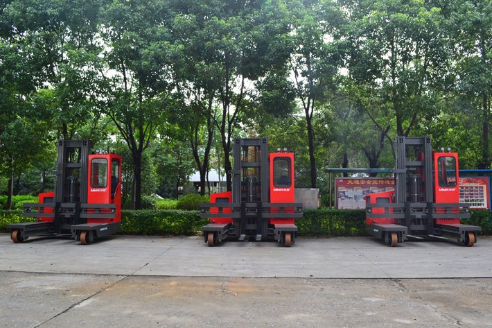 湖南榮洲機械設備有限公司,移動式升降平臺價格,湖南升降貨梯,塑料托盤批發(fā),固定式升降平臺,曲臂式升降平臺,汽車尾板,全電動叉車 湖南榮洲機械設備有限公司,移動式升降平臺價格,湖南升降貨梯,塑料托盤批發(fā),固定式升降平臺,曲臂式升降平臺,汽車尾板,全電動叉車